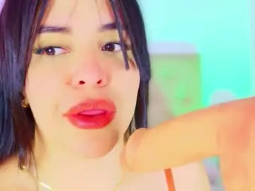 Chaturbate Watch Live Sex Cams of charlootteevans