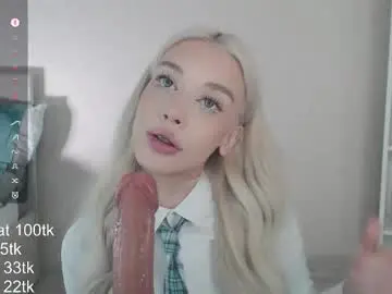 Chaturbate Live Sex Cam of vickyfuckingdoll