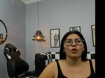 Chaturbate Free Live Porn of mia_curvyy