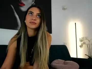 Chaturbate Sex Cam of izy_bellee