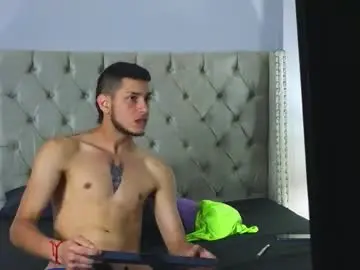 Chaturbate Live Sex Cam of dannydee_