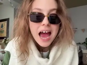 Chaturbate Best live sex cam show of holydori