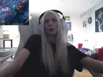 Chaturbate Free Porn Cam of tinykylie