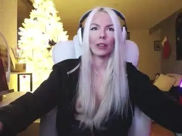 Chaturbate Adult Video Chat of tinykylie