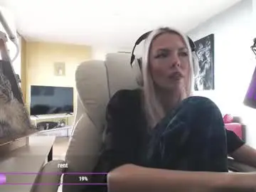 Chaturbate Watch Live Sex Cams of tinykylie