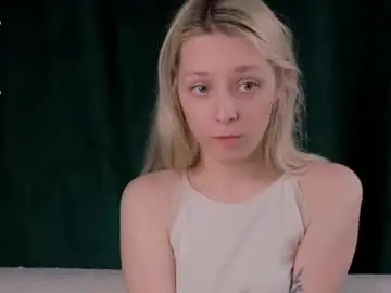 Chaturbate Watch Live Sex Cams of peek_in_my_window