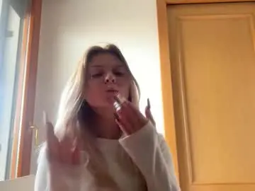 Chaturbate Adult Video Chat of hellenrepko