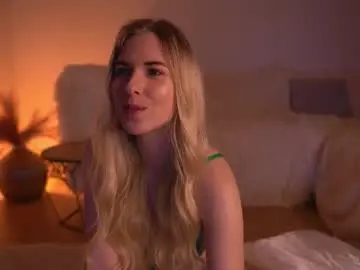 Chaturbate Best live sex cam show of lorrie_love_story