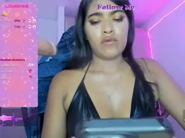 Chaturbate Live Sex Cam of miaandluciferxxx