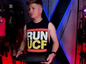 Chaturbate Nude Webcam of mrjustin_brianna_bdsm