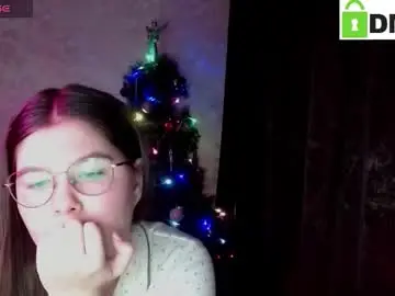 Chaturbate Live Sex Cam of holy_michela