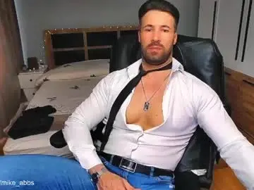 Chaturbate Live Sex Cam of mikestrip