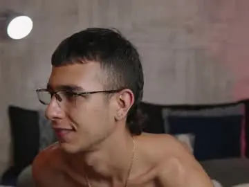 Chaturbate Live Sex Cam of symonprince