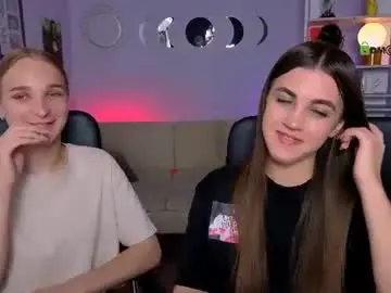 Chaturbate Live Sex Cam of lina_fox12