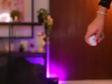 Chaturbate Live Sex Cam of ravennadarcy