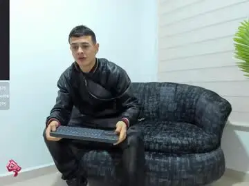 Chaturbate Free Porn Cam of juniormorris_