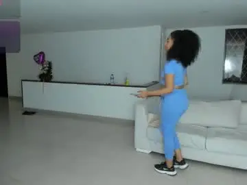 Chaturbate Best live sex cam show of nahomi_miller_