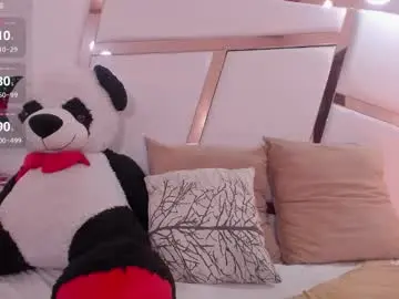 Chaturbate Live Sex Cam of antonella_moon7