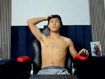 Chaturbate Nude Webcam of axelpradax