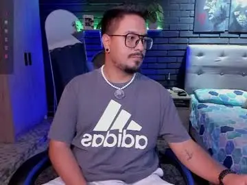 Chaturbate Adult Video Chat of daviidevans