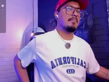Chaturbate Live Sex Cam of daviidevans