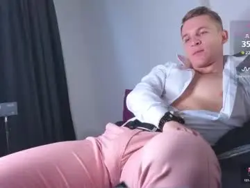 Chaturbate Sex Cam of night_wwwolf