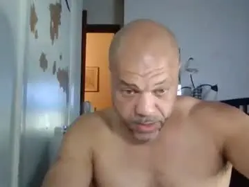 Chaturbate Live Sex Cam of redbone441