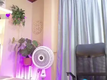 Chaturbate Live Sex Cam of chloerossee