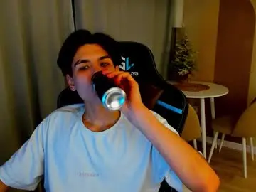 Chaturbate Live Sex Cam of travisrivas