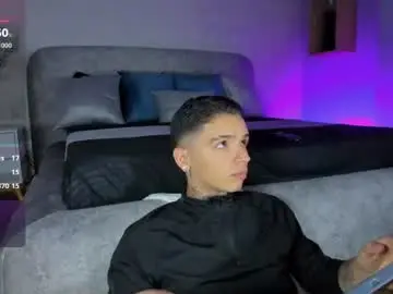 Chaturbate Watch Live Sex Cams of ian_castillo_