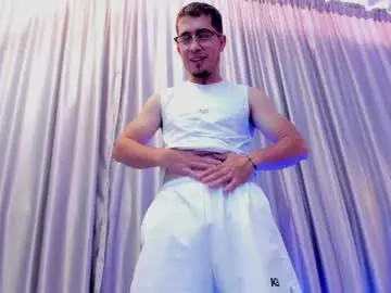 Chaturbate Watch Live Sex Cams of tommas_johnson