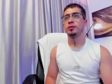 Chaturbate Live Sex of tommas_johnson