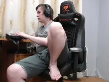 Chaturbate Live Sex Cam of iliaskrisloveee