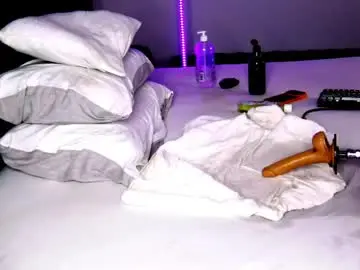 Chaturbate Live Sex Cam of dee_waters