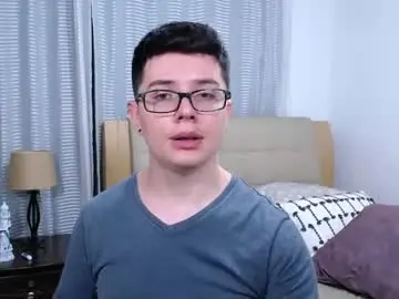 Chaturbate Live Sex Cam of kevinhunts