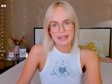 Chaturbate Live Sex Cam of bellatip