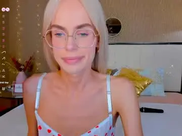 Chaturbate Watch Live Sex Cams of bellatip