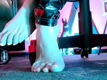 Chaturbate Nude Webcam of monicamaxwel