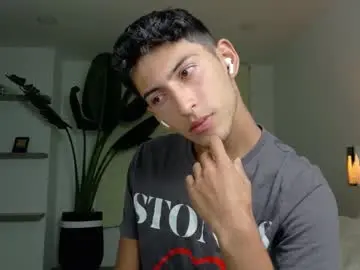 Chaturbate Free Live Porn of ethan_skiny_