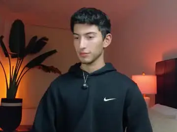 Chaturbate Sex Chat of ethan_skiny_