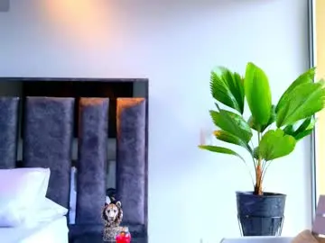 Chaturbate Live Sex Cam of santin_seans