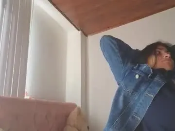 Chaturbate Live Sex Cam of crystal_starx