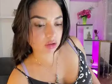 Chaturbate Live Sex Cam of kylie_fire