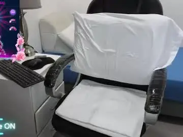 Chaturbate Live Sex Cam of anahi_moore