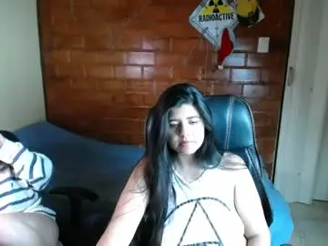 Chaturbate Live Sex Cam of luna_and_1cinnamongirl_