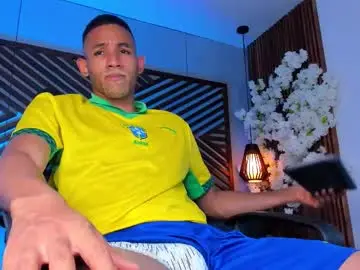 Chaturbate Live Sex Cam of bento_fox