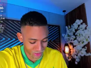 Chaturbate Free Porn Cam of bento_fox