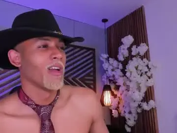 Chaturbate Free Porn Cam of bento_fox