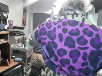 Chaturbate Live Sex Cam of kinkybiguy14