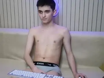 Chaturbate Live Sex Cam of alexander_18_xxl